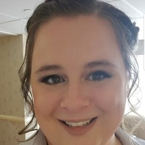 Meet your Posher, Caitlin